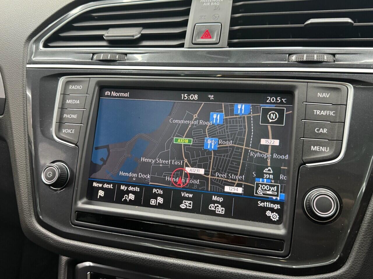 Volkswagen Tiguan view 17