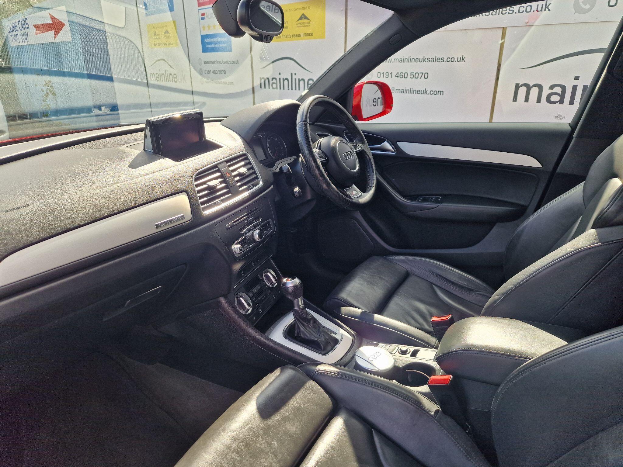 Audi Q3 view 35