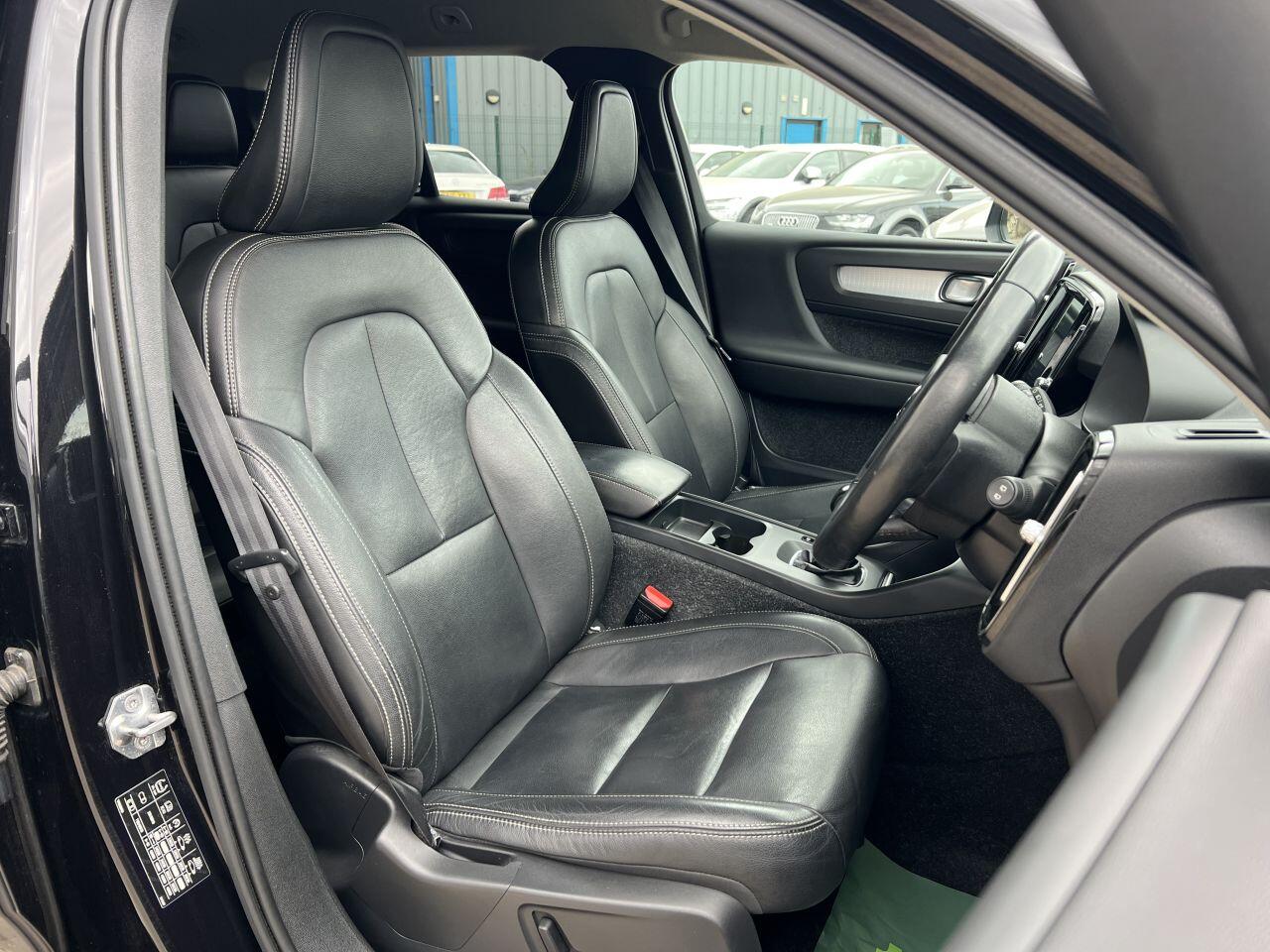 Volvo XC40 view 17