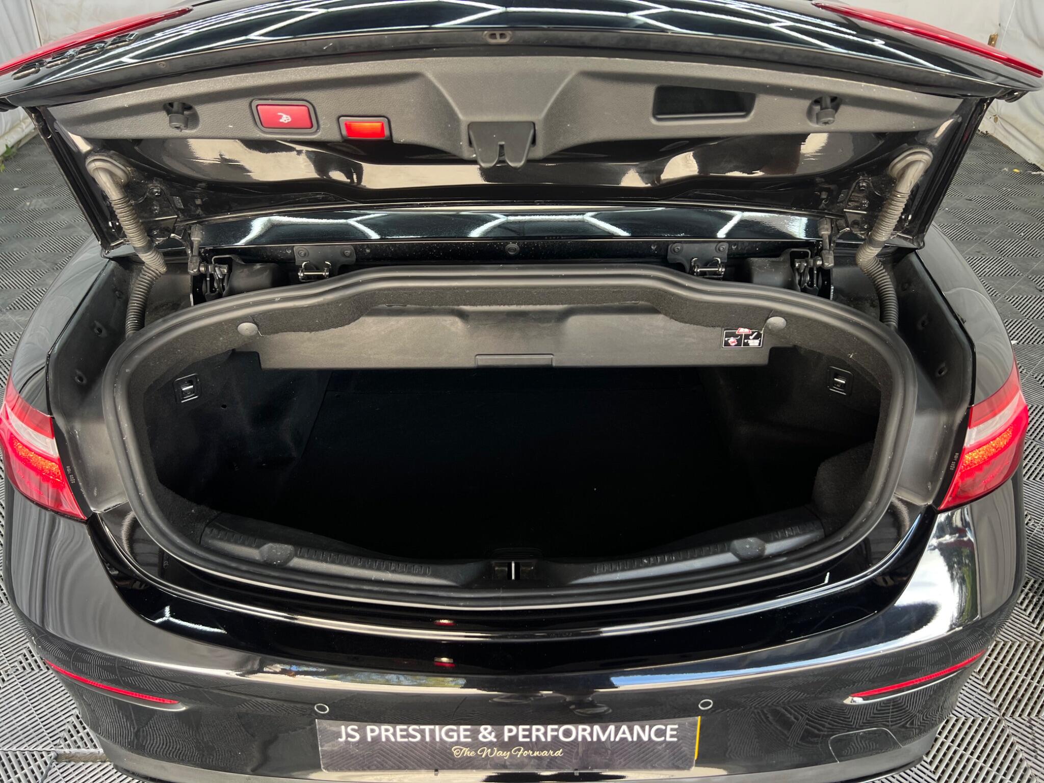Mercedes-Benz E Class view 43