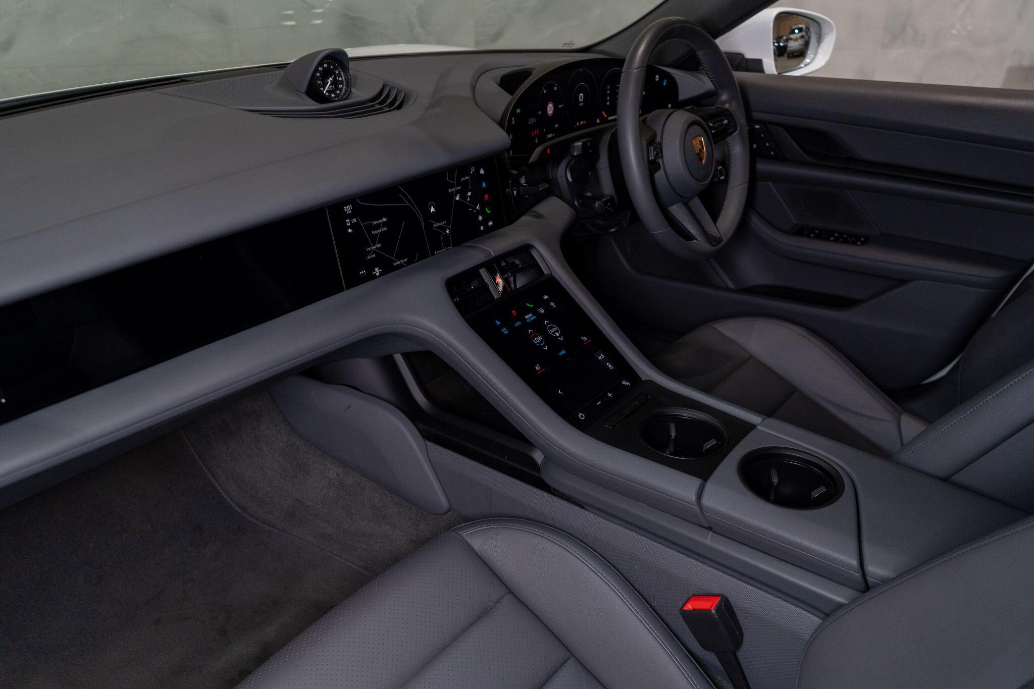 Porsche Taycan view 10