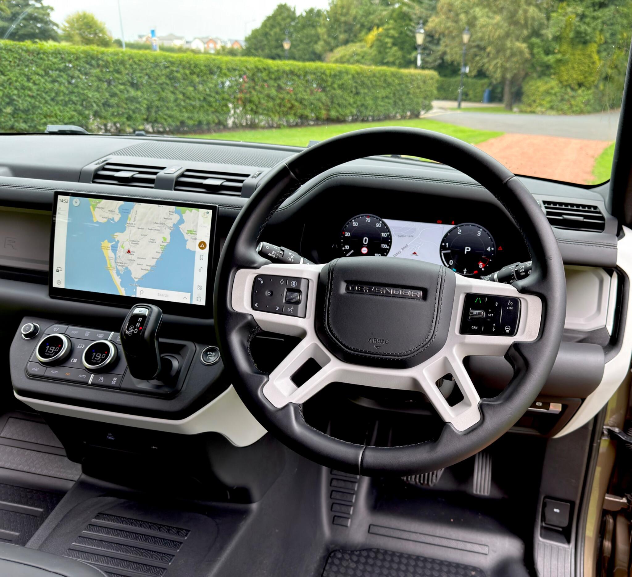 Land Rover Defender view 11