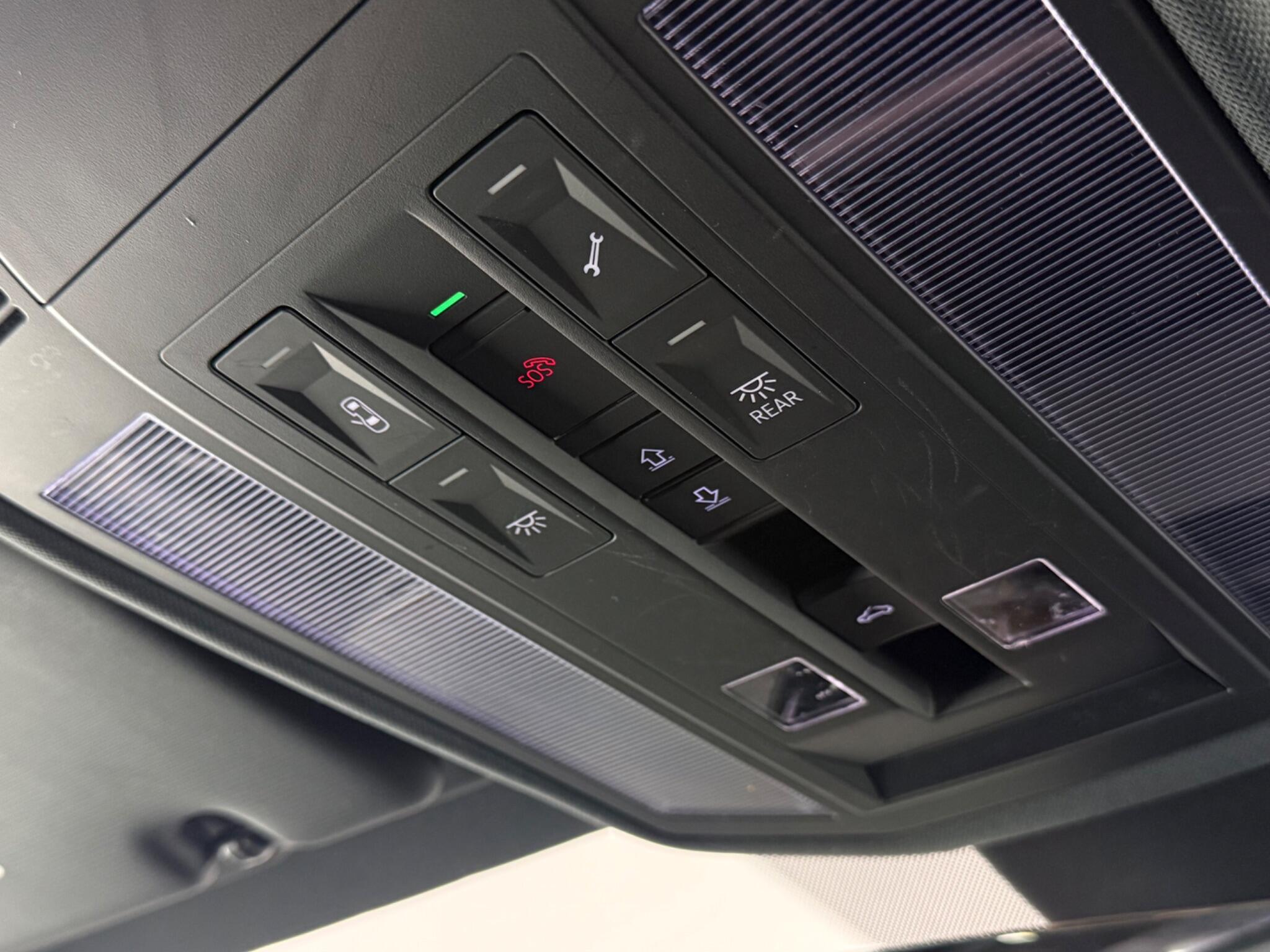 Volkswagen Touareg view 26