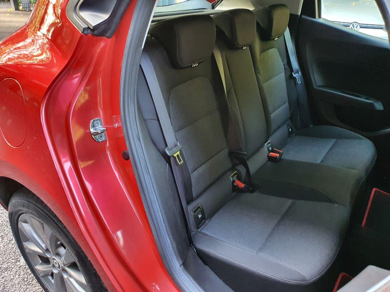 Renault Clio view 18