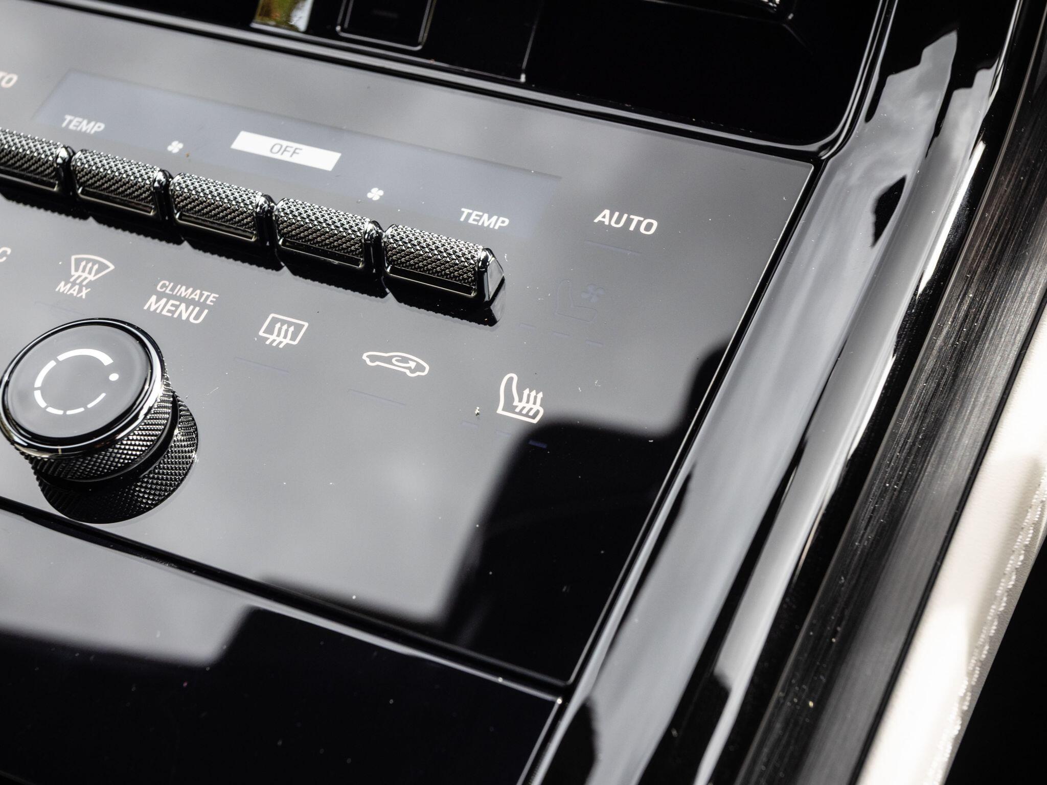 Porsche Panamera view 14