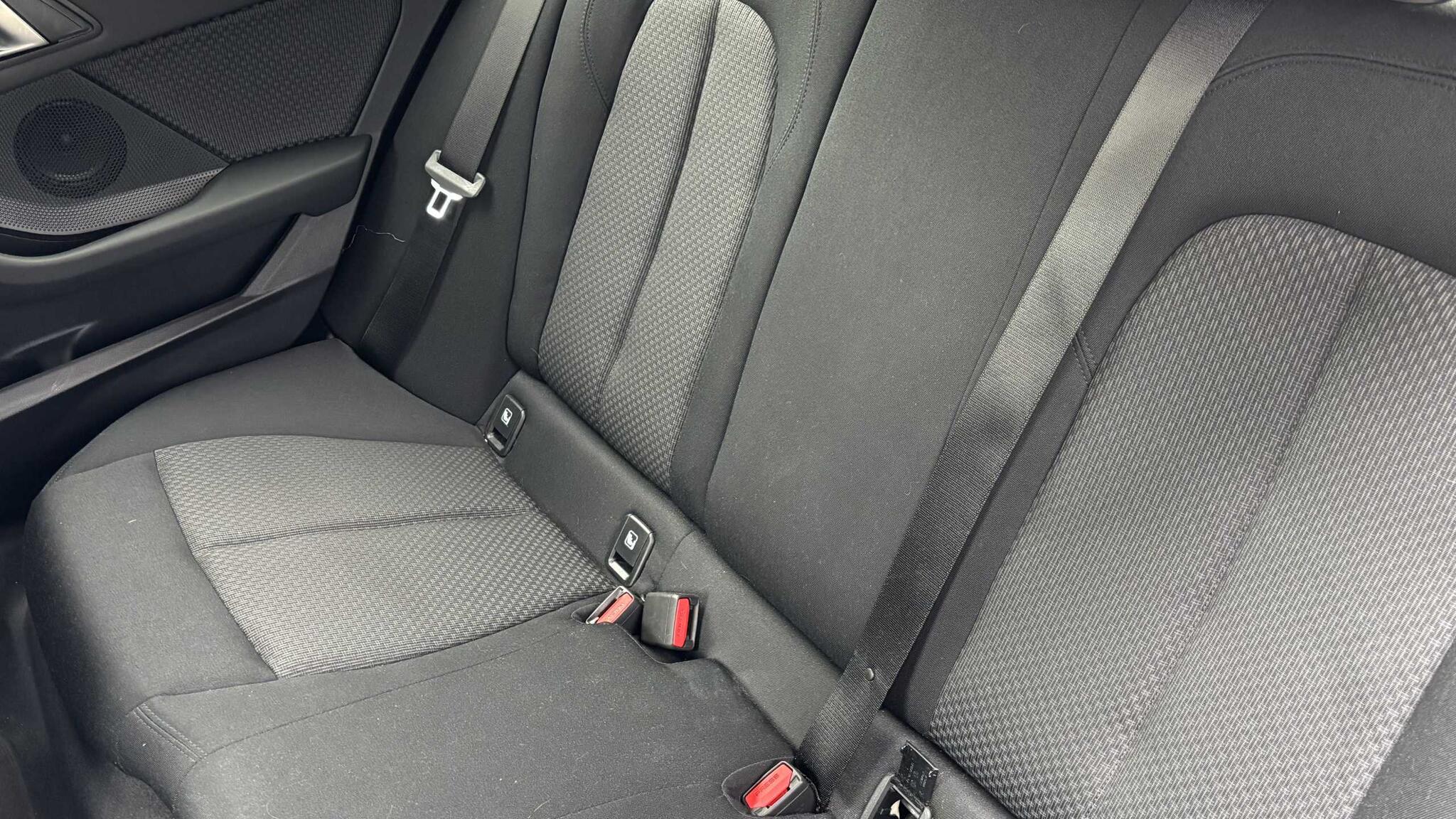 BMW 1 Series view 11