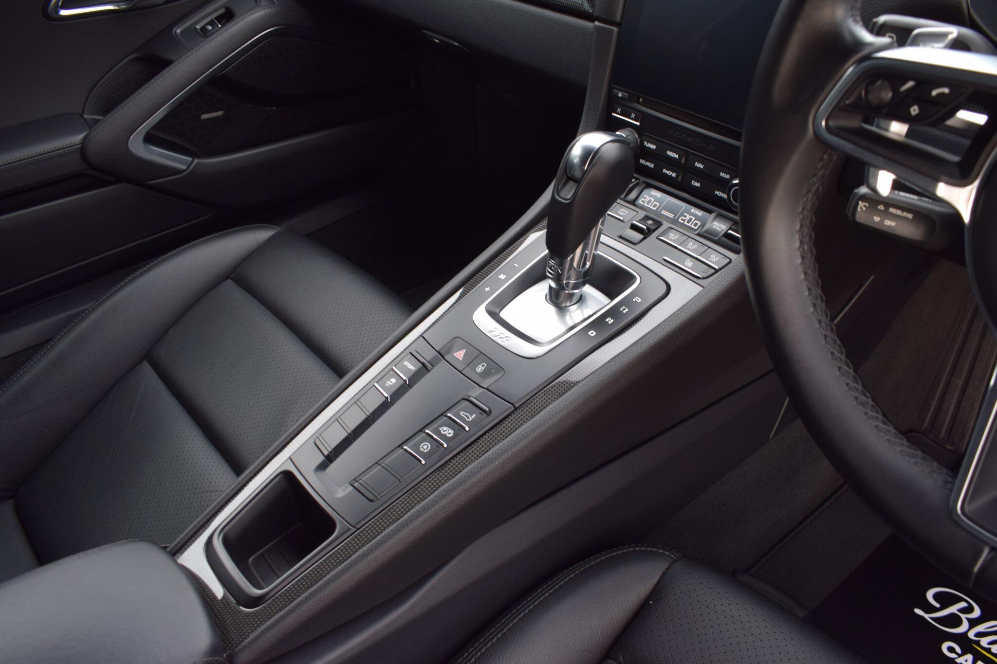 Porsche 718 Cayman view 14