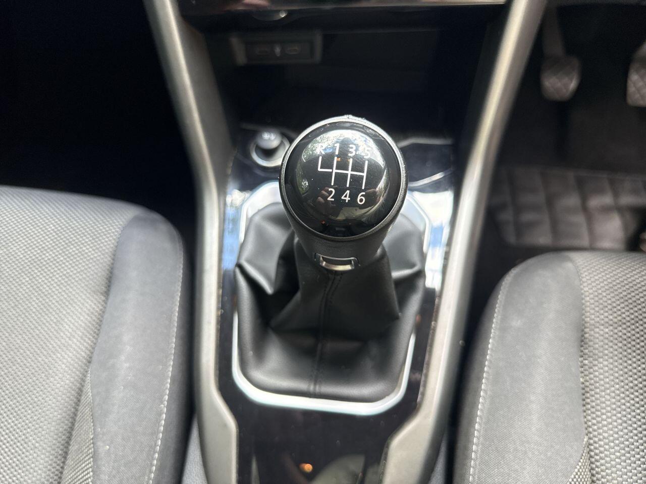 Volkswagen T-Roc view 20