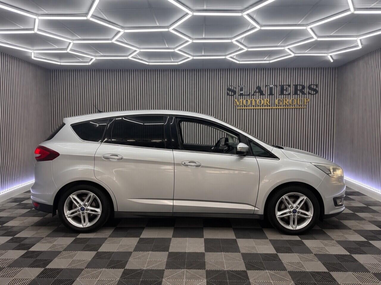 Ford C-Max view 32