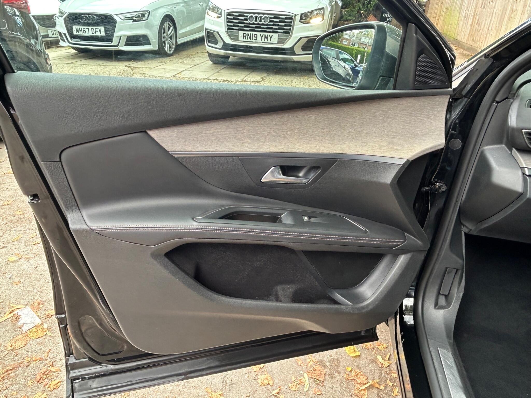 Peugeot 5008 view 36