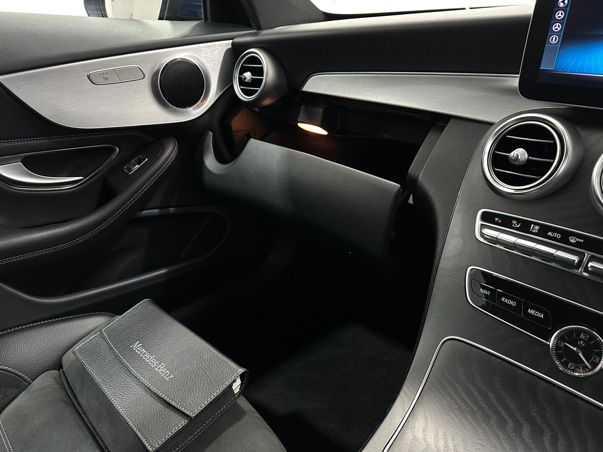 Mercedes-Benz C-Class view 29
