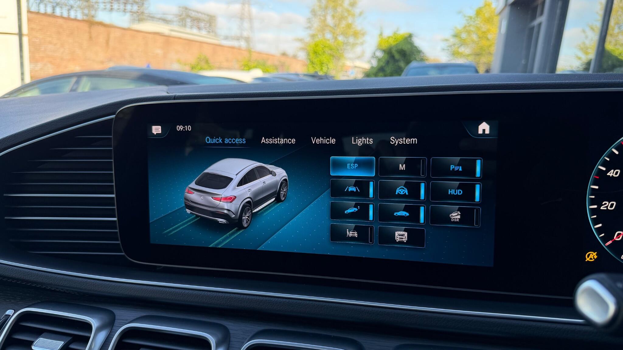 Mercedes-Benz Gle view 23