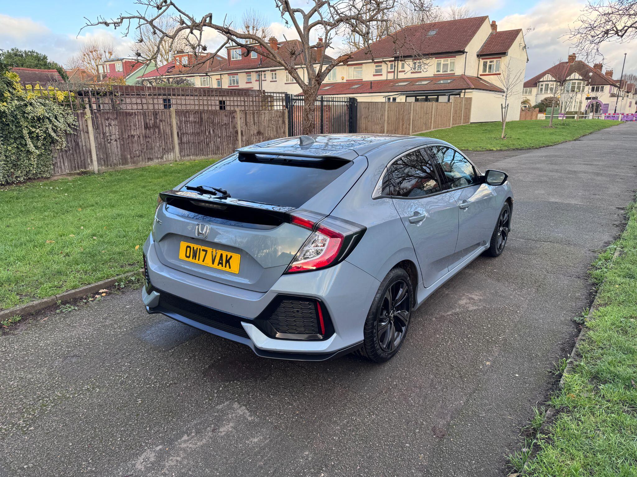 2017 Honda Civic image 9