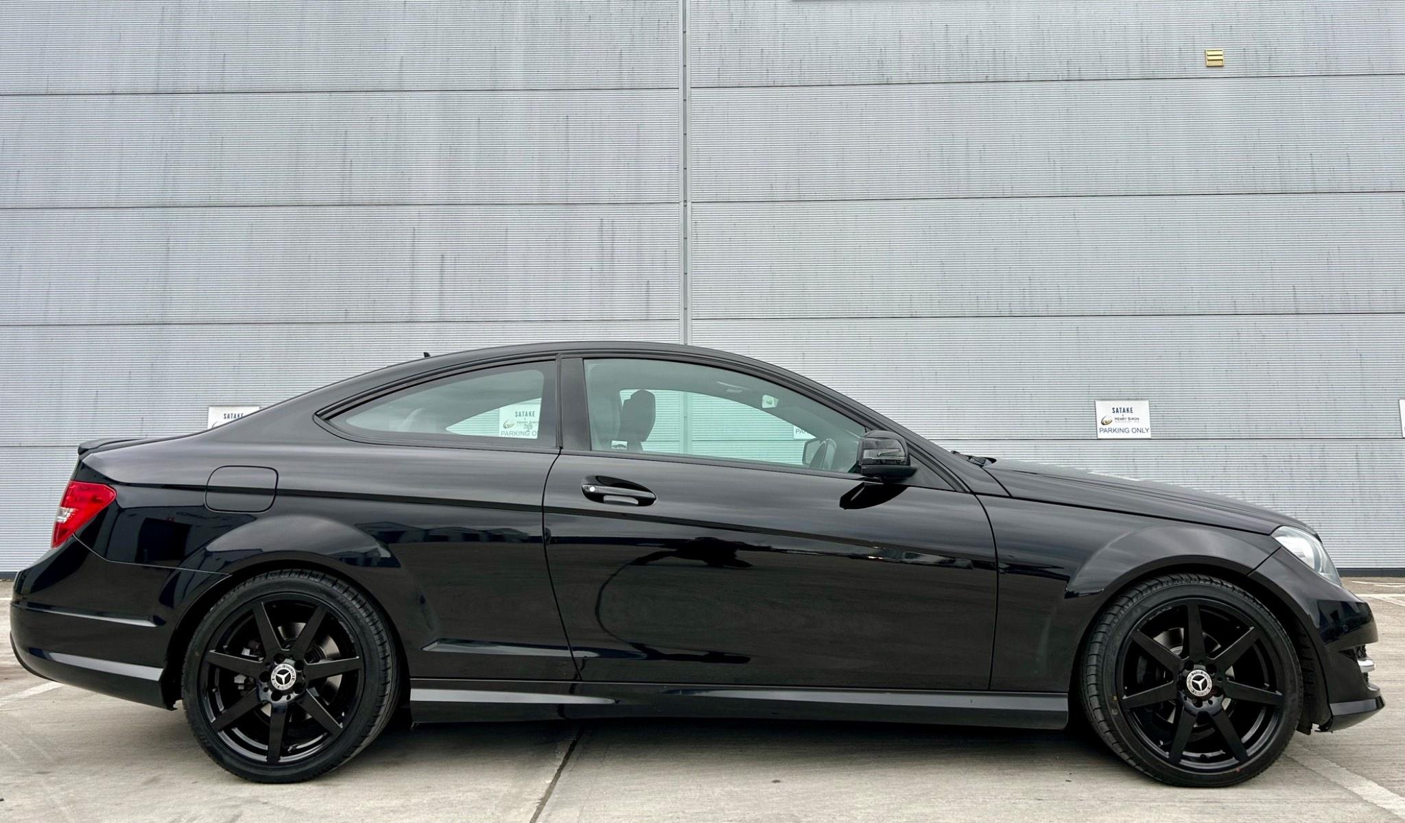 Mercedes-Benz C-Class view 8
