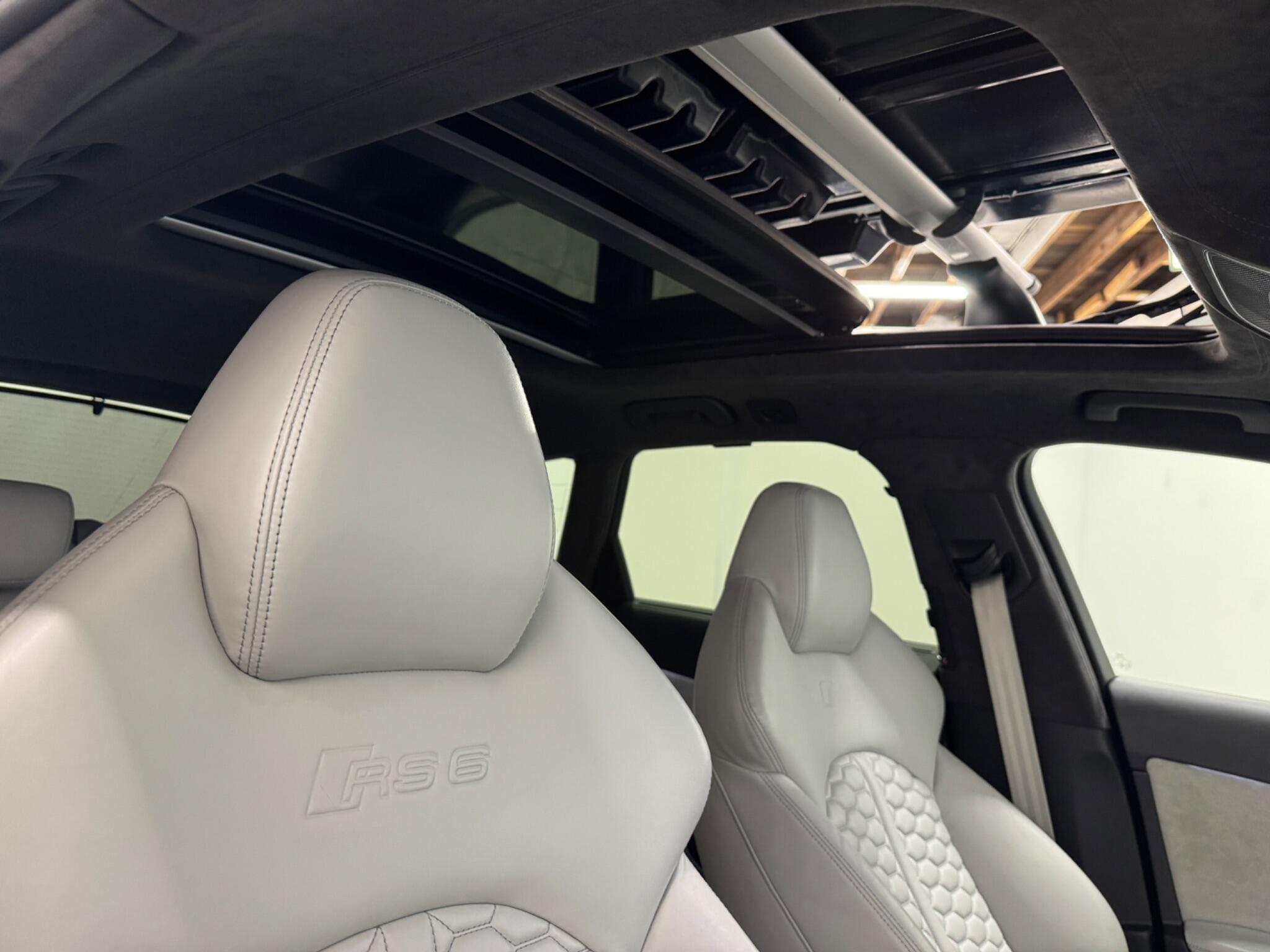 Audi RS6 view 16