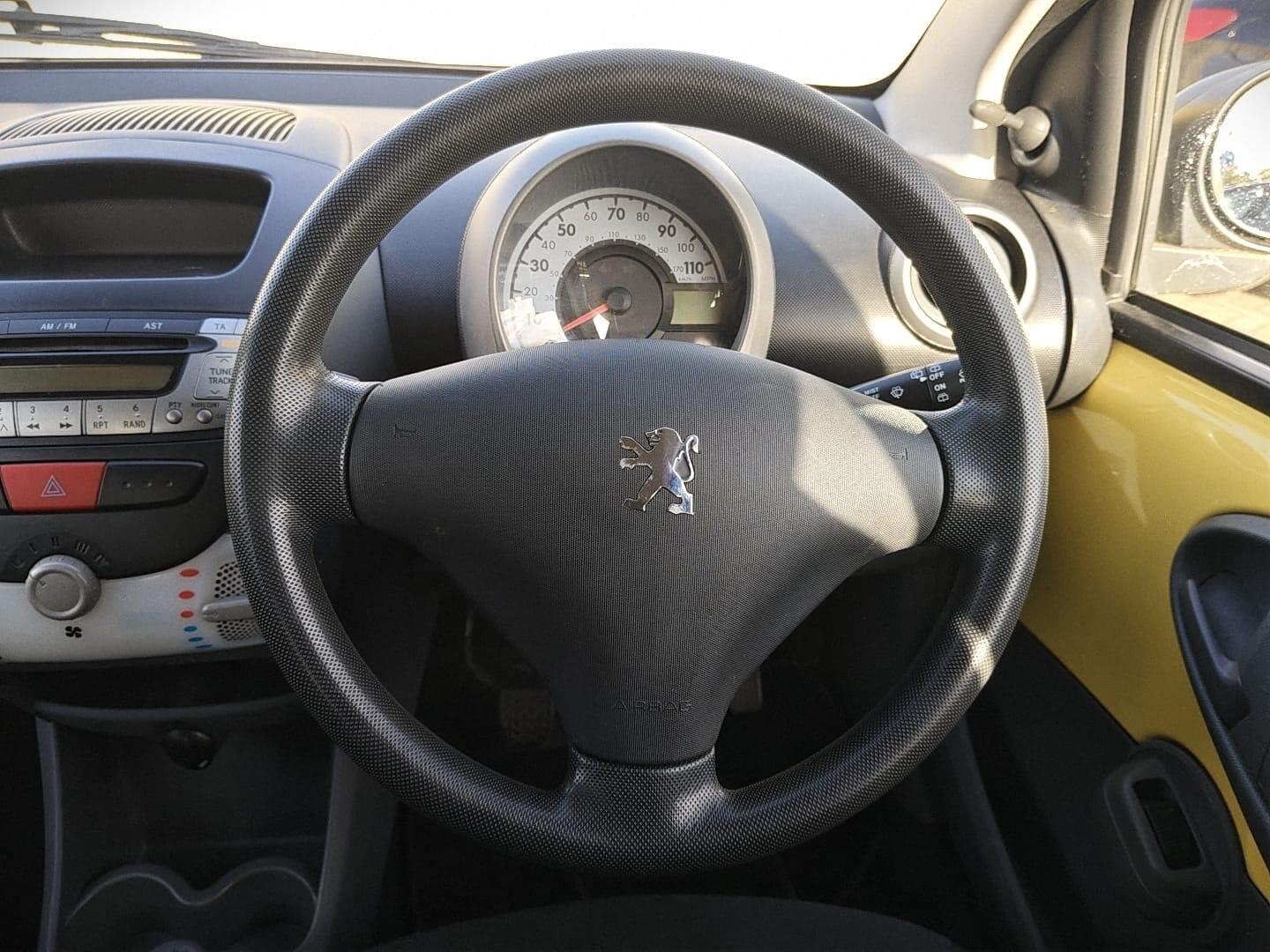 Peugeot 107 view 16