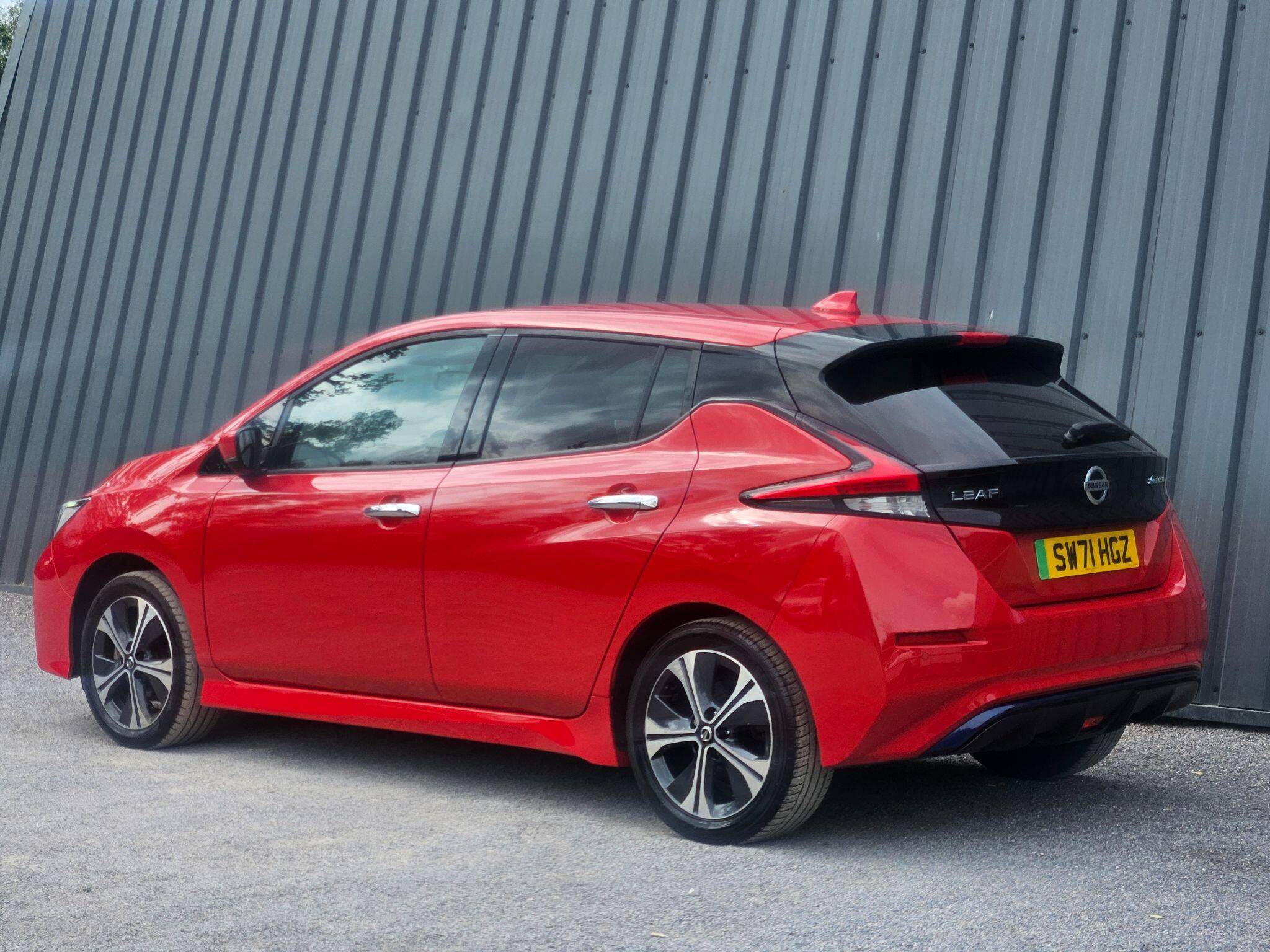 2022 Nissan Leaf image 8