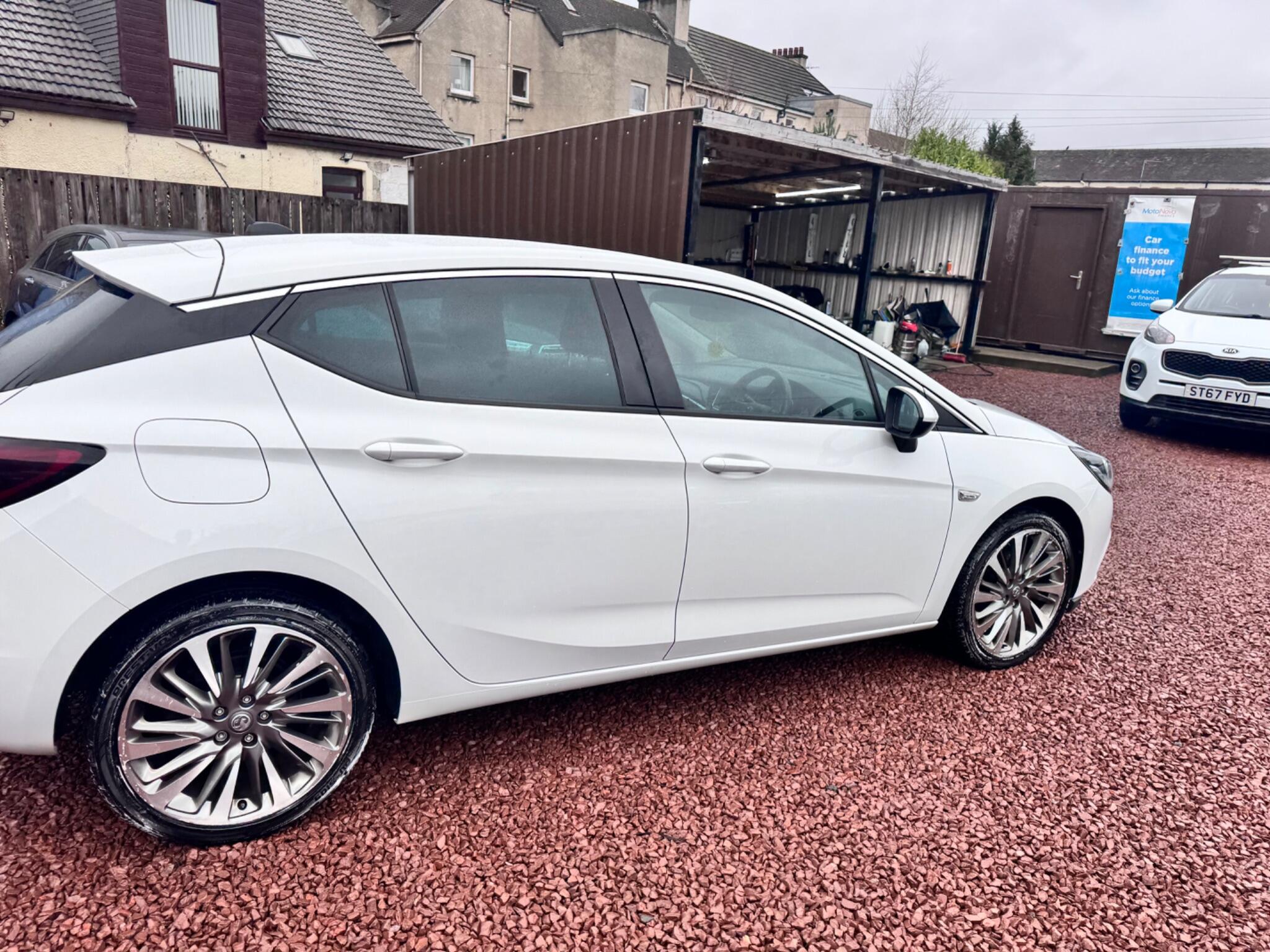 Vauxhall Astra view 9