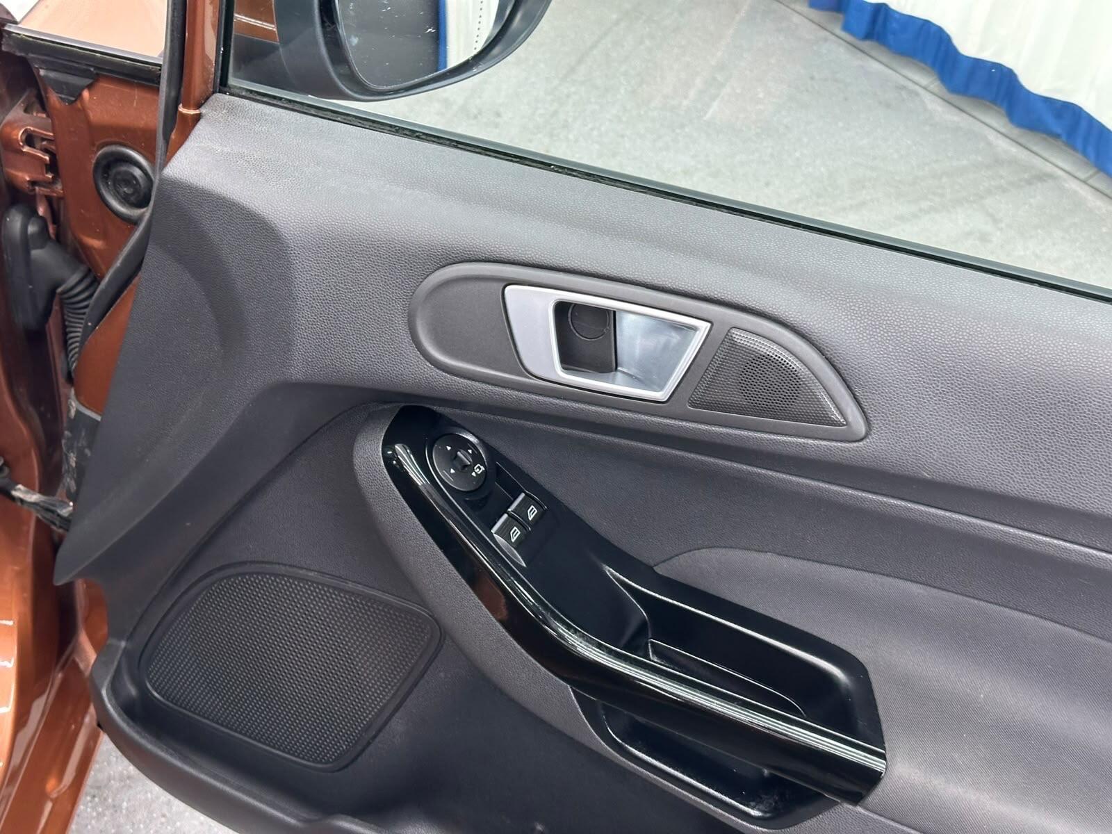 Ford Fiesta view 43