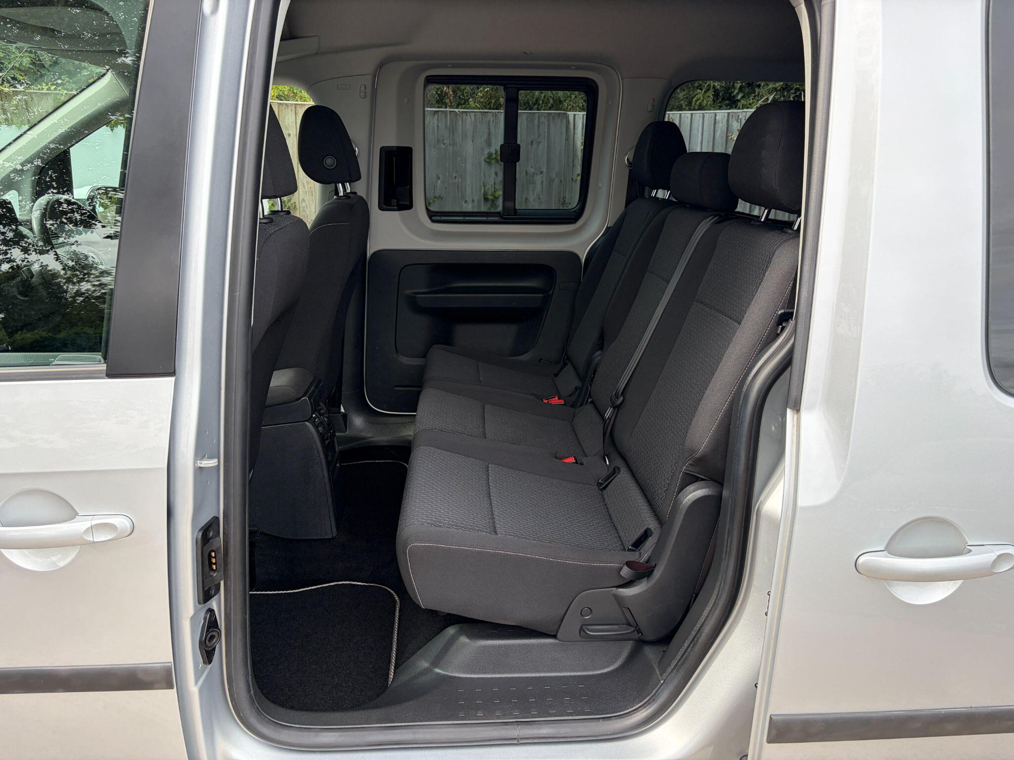 Volkswagen Caddy Maxi Life view 14