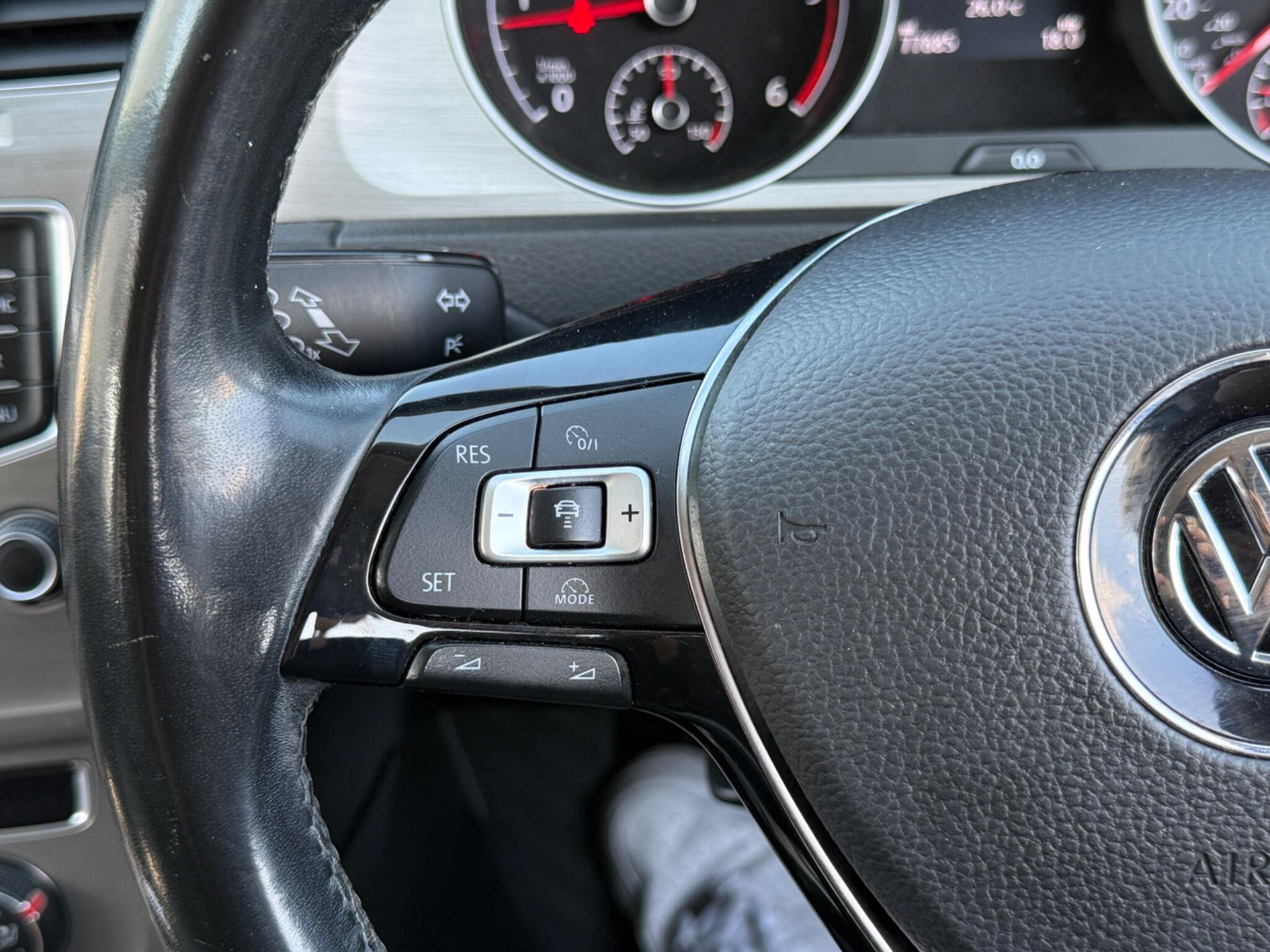 Volkswagen Golf - Image 62