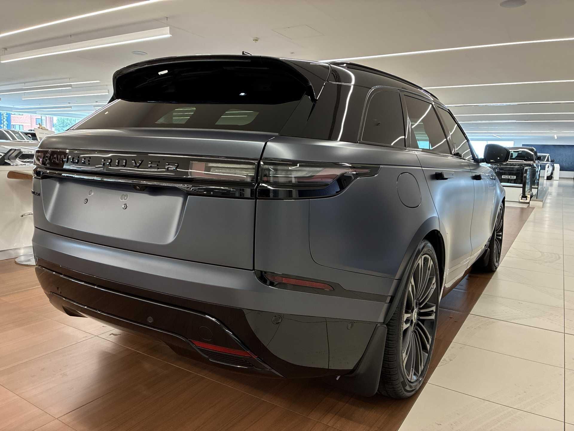 Land Rover Range Rover Velar view 32