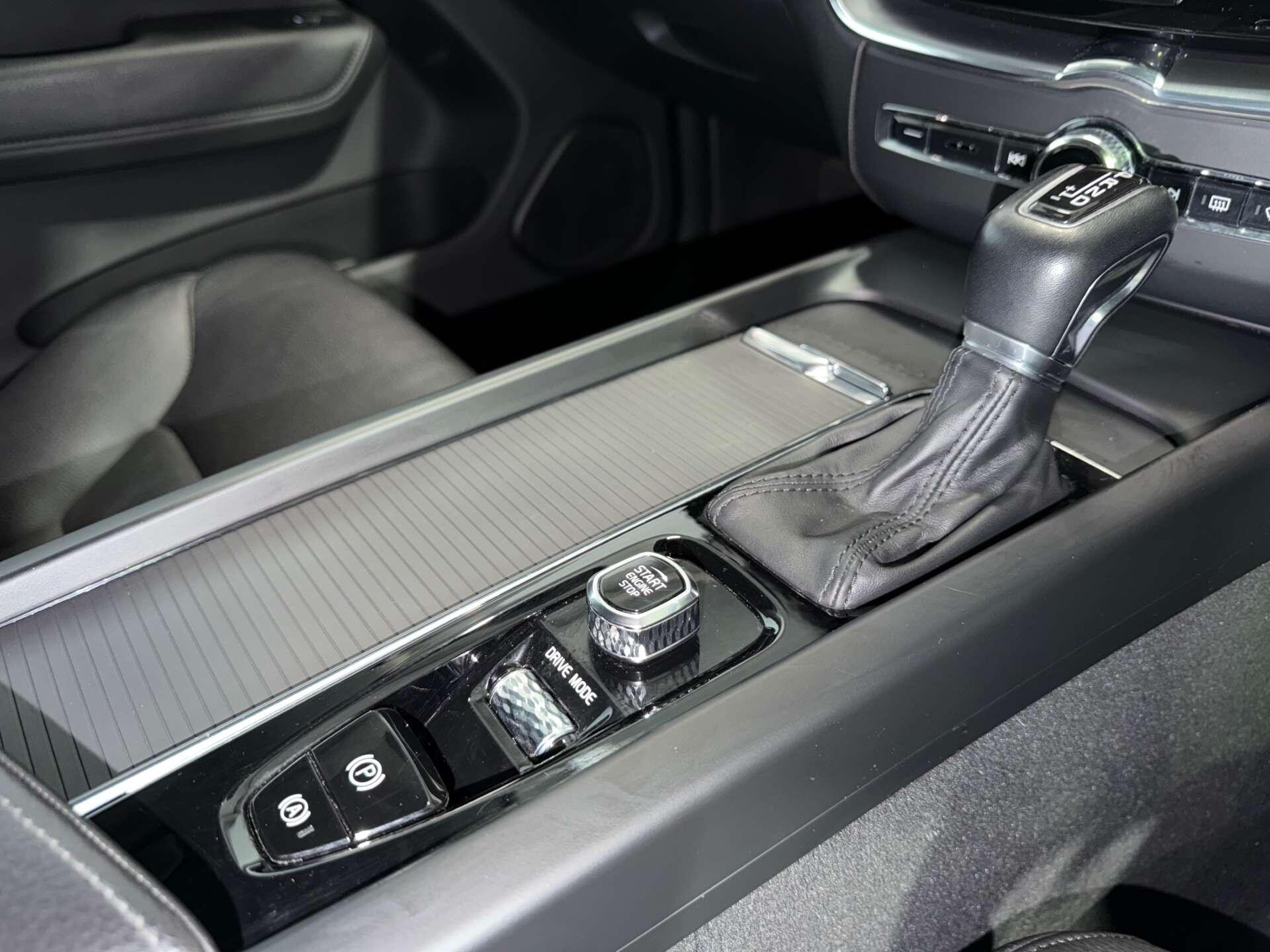 Volvo XC60 view 27