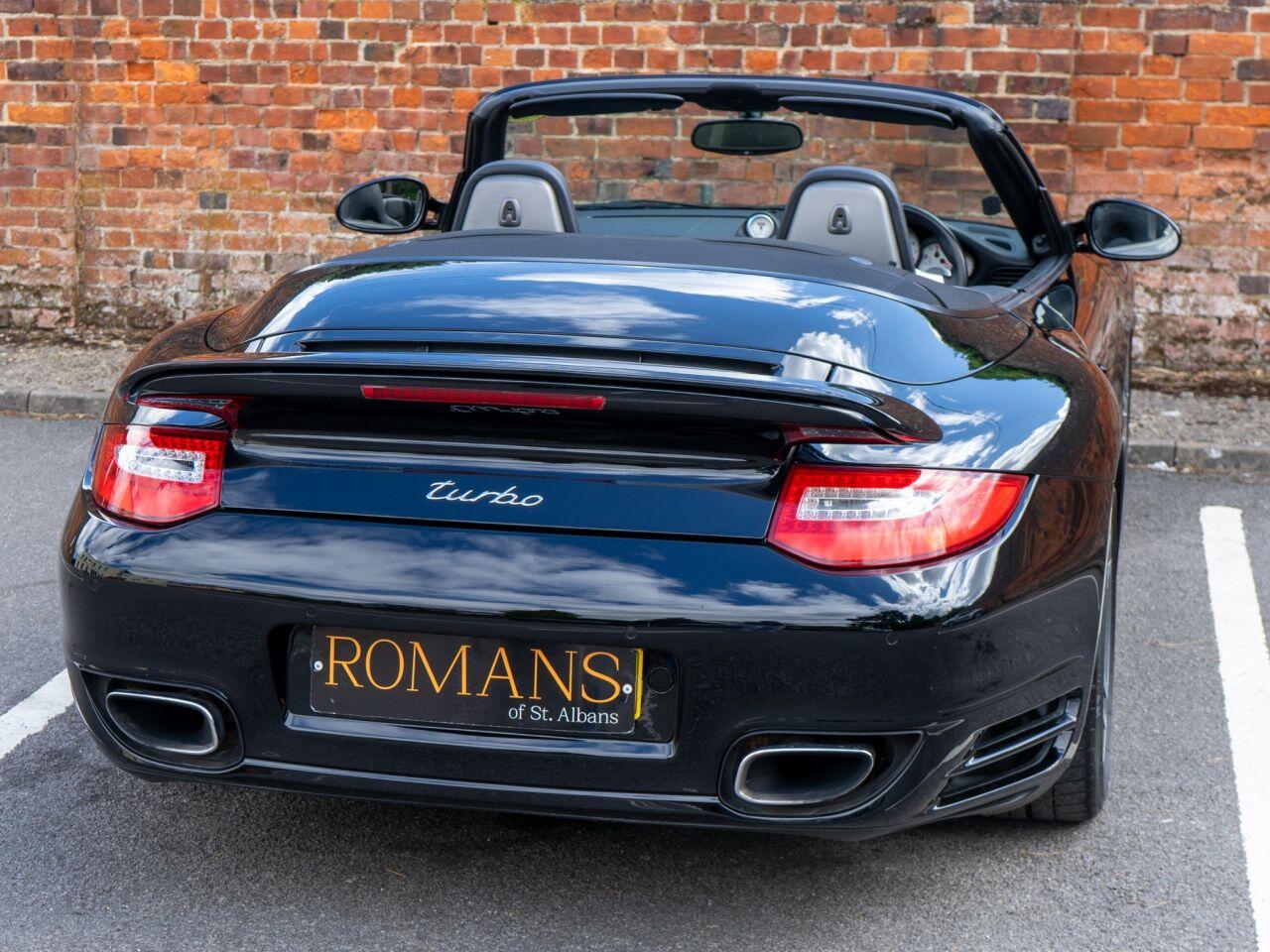 Porsche 911 view 9