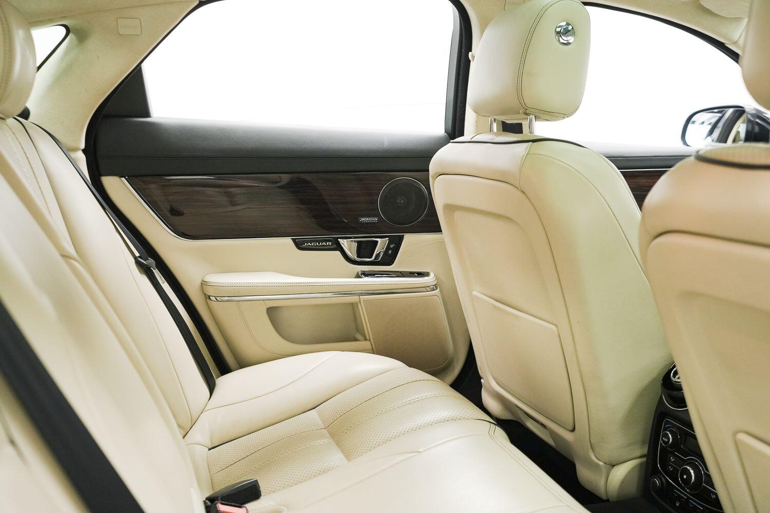 Jaguar XJ view 16
