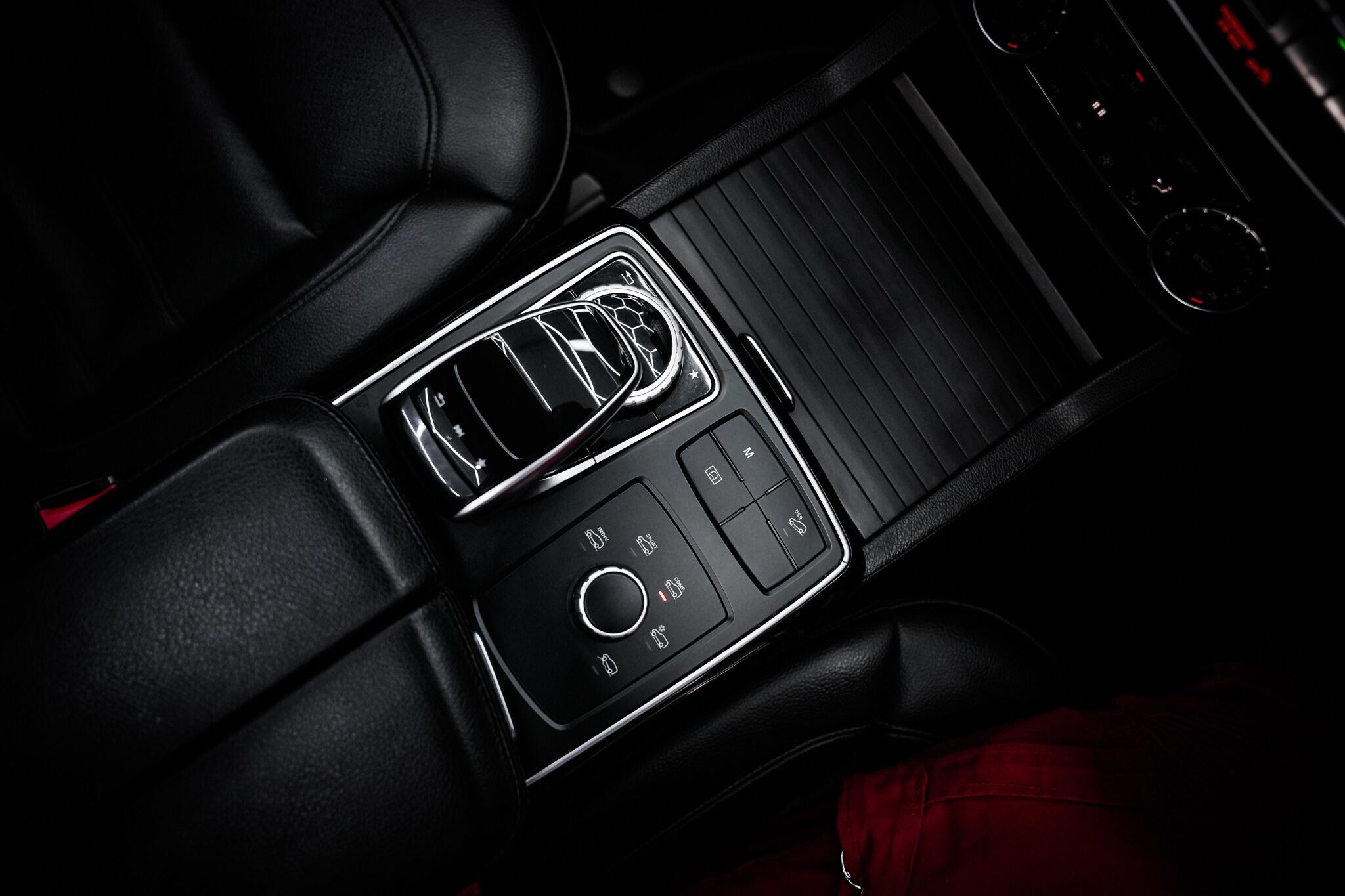 Mercedes-Benz GLE view 5
