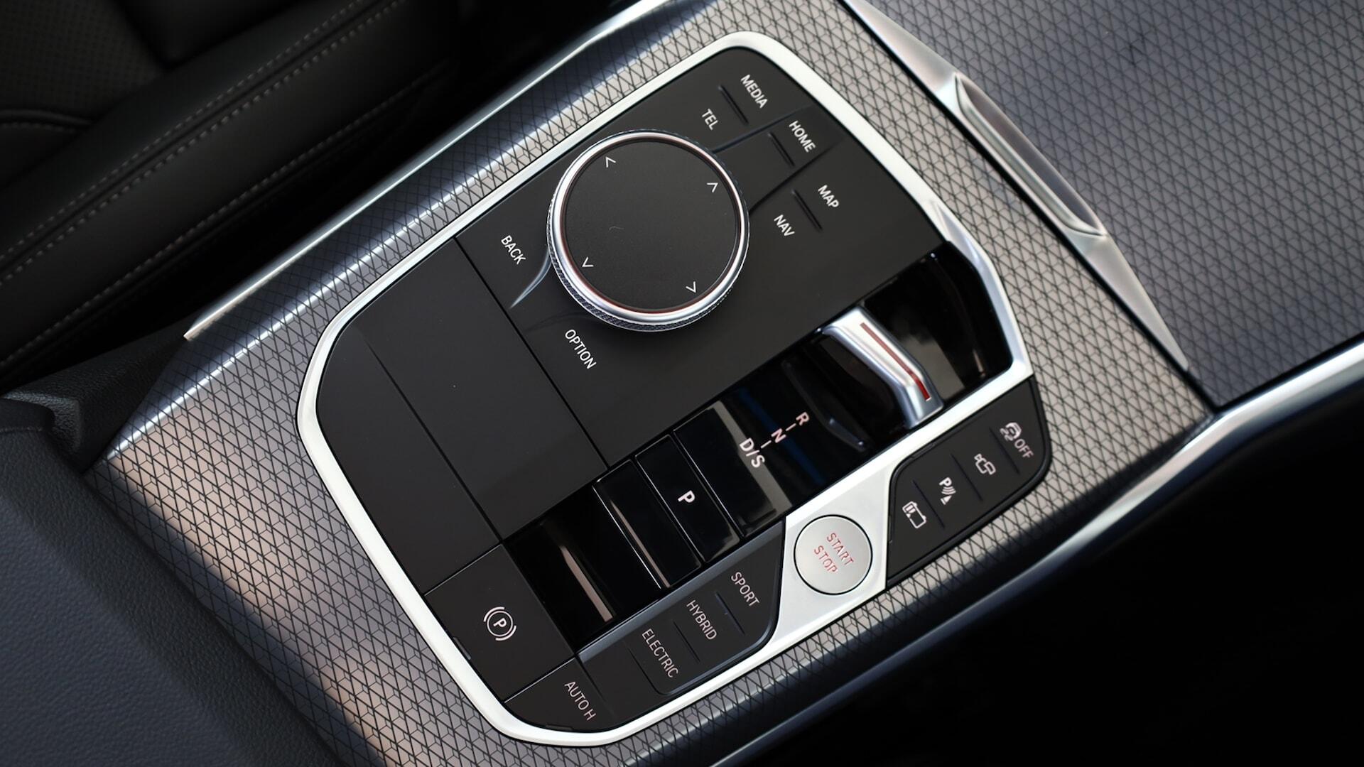 BMW 3 Series view 10
