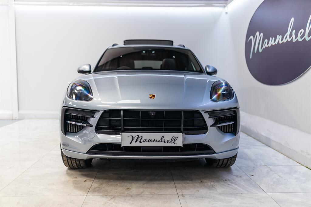Porsche Macan view 5
