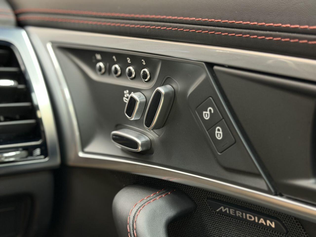 Jaguar F-Type view 36