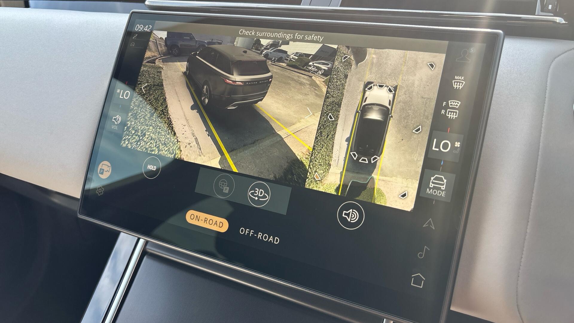 Land Rover Range Rover Velar view 33