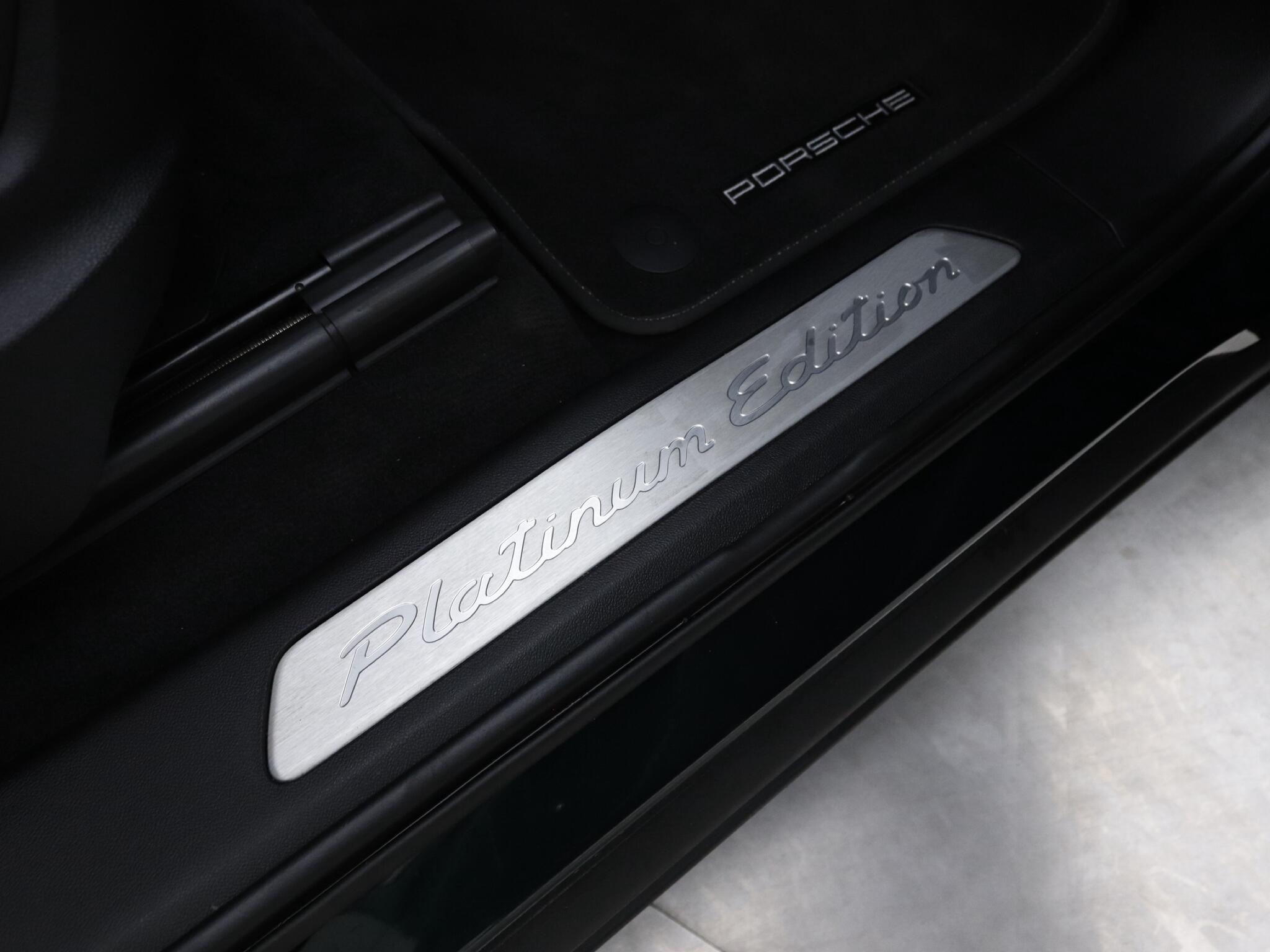 Porsche Cayenne view 36