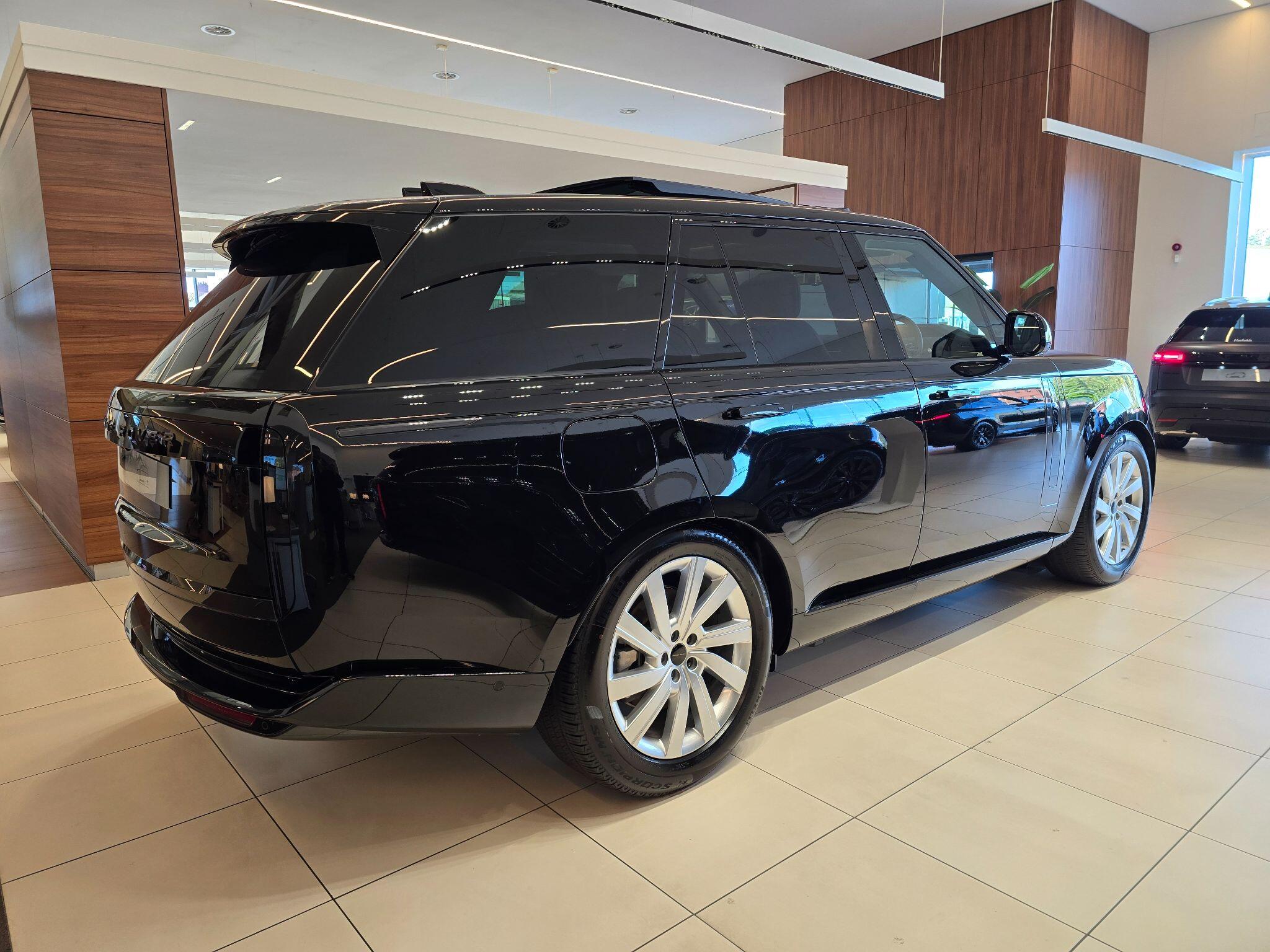 Land Rover Range Rover view 7