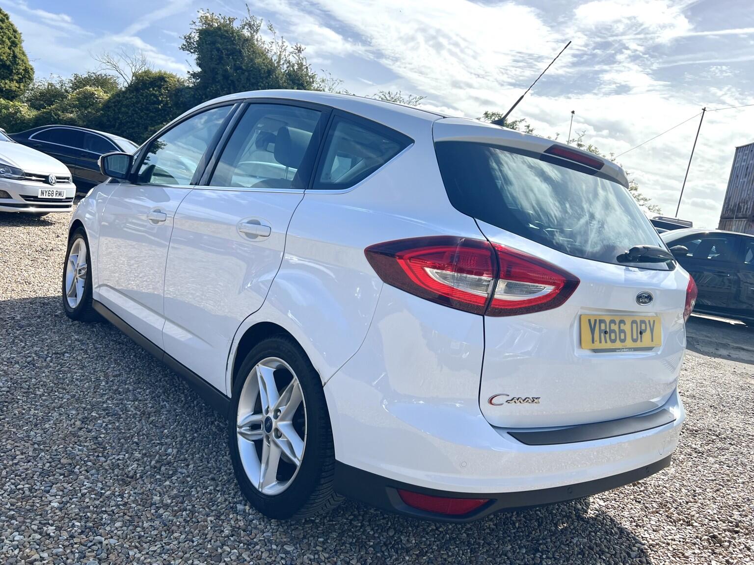 Ford C-Max view 10