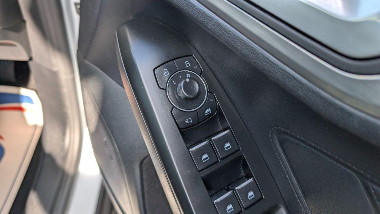 Ford Focus view 16