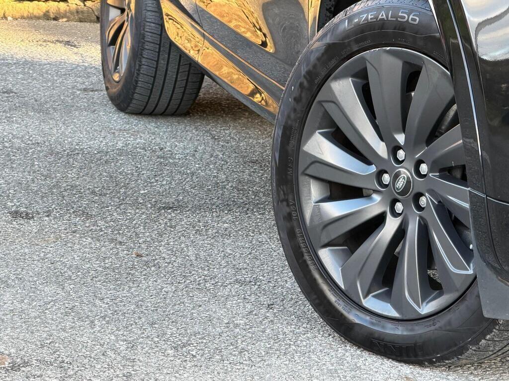 Land Rover Discovery Sport view 53