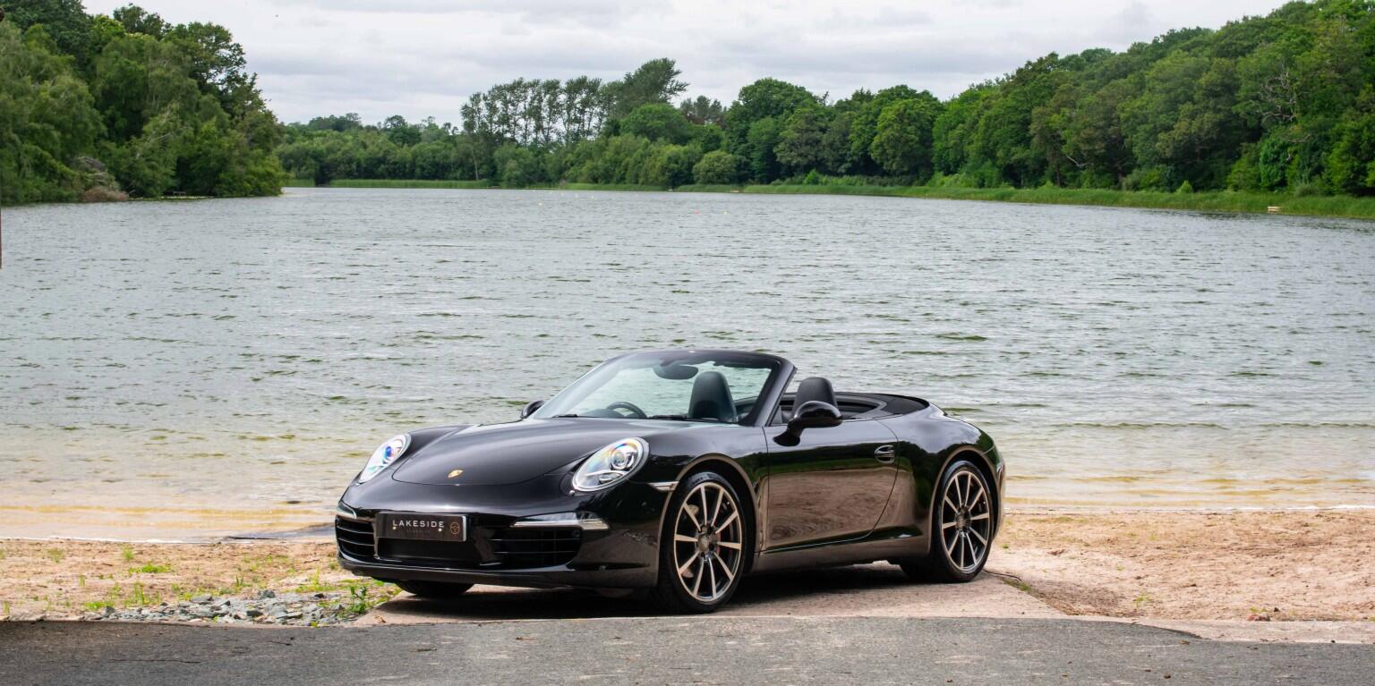 Porsche 911 view 3