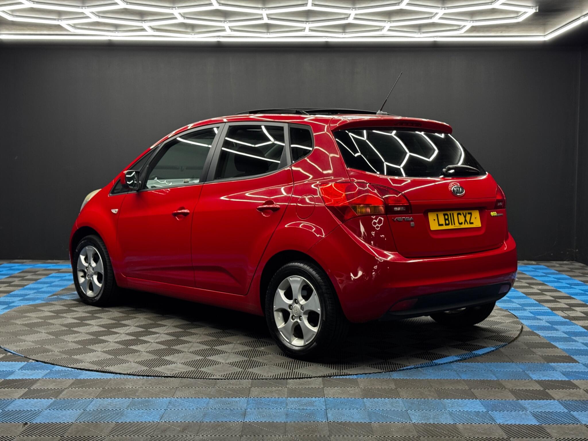 Kia Venga view 7