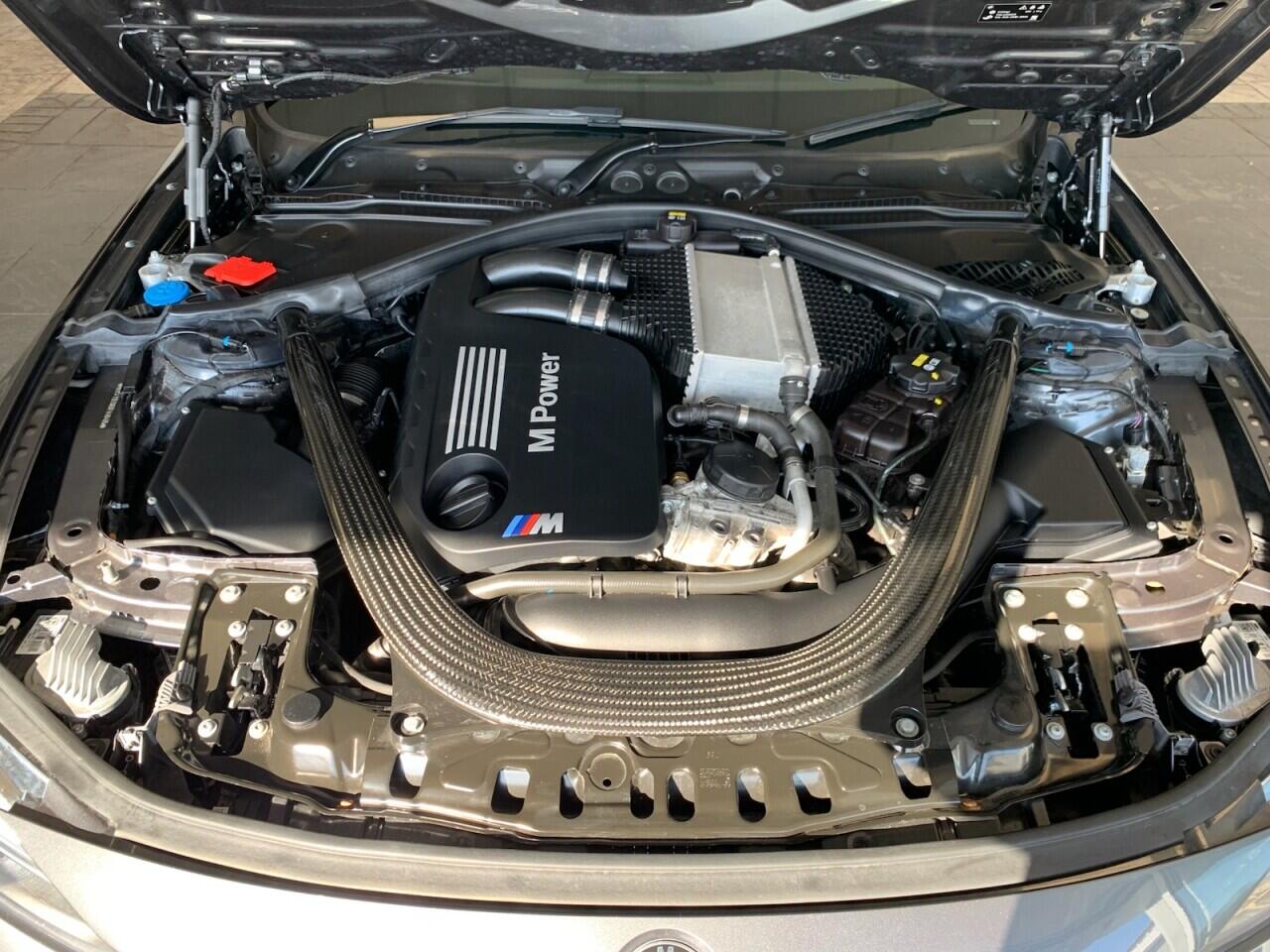 BMW M4 view 45