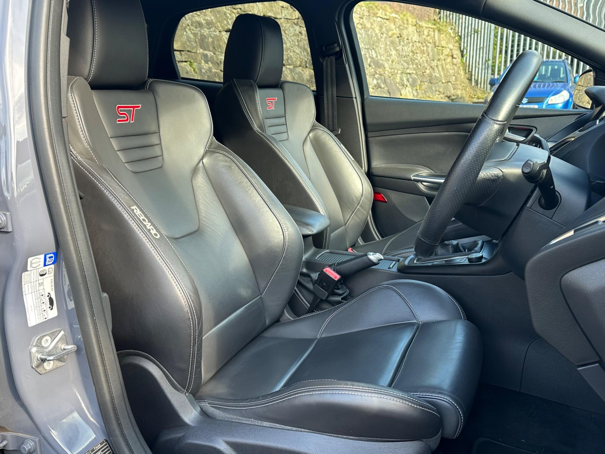 Ford Focus view 10