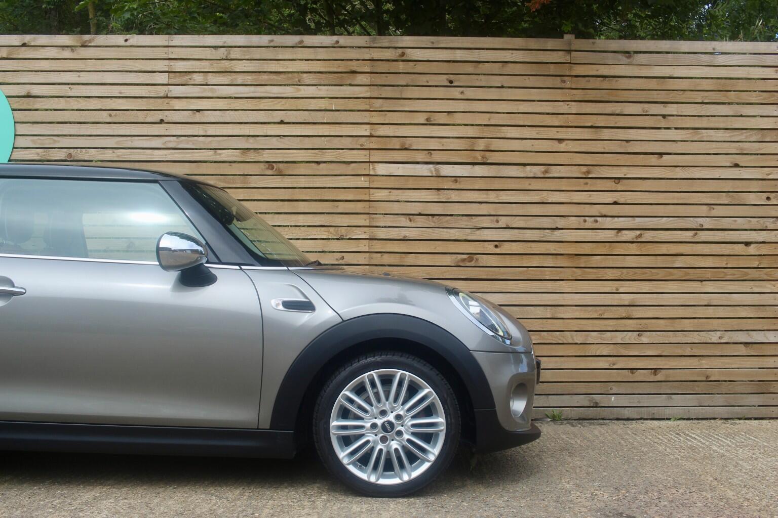 Mini Hatch view 32