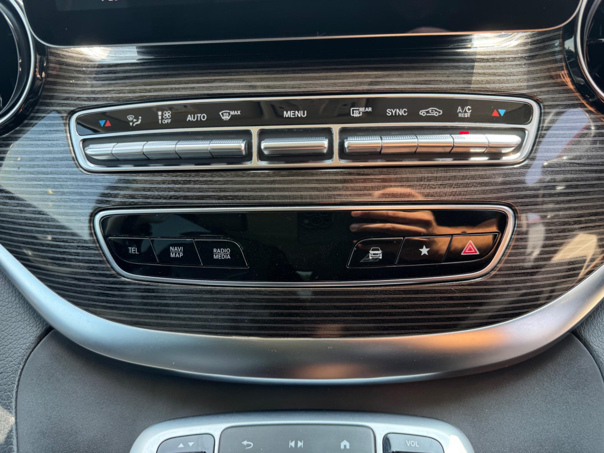 Mercedes-Benz V Class view 30