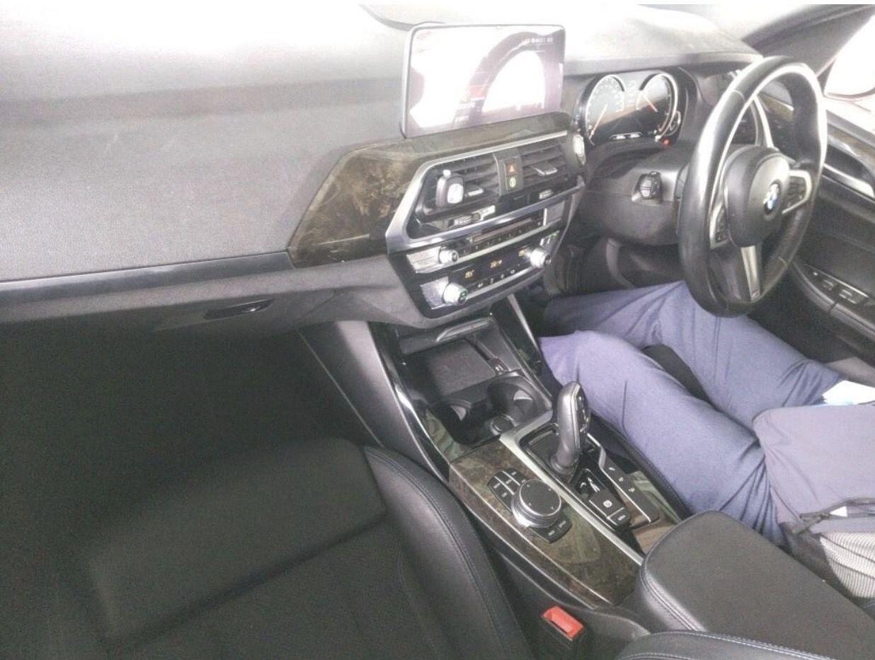 BMW X3 view 5