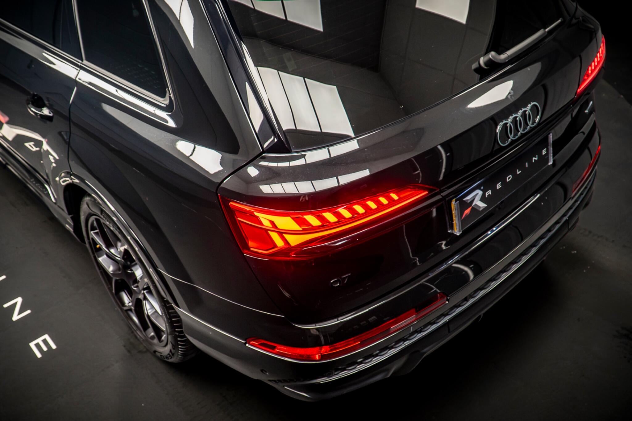 Audi Q7 view 18