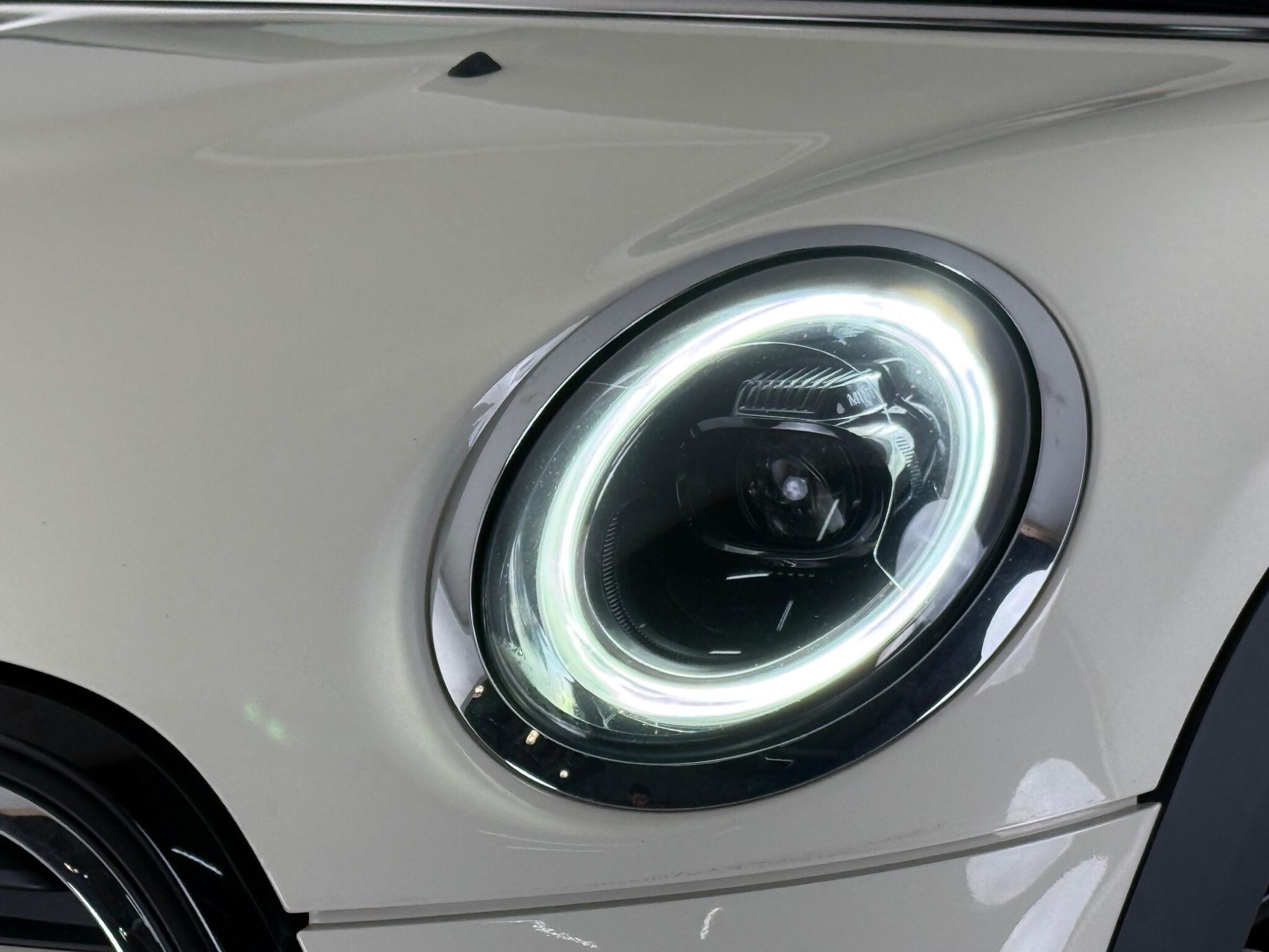 Mini Hatch view 8