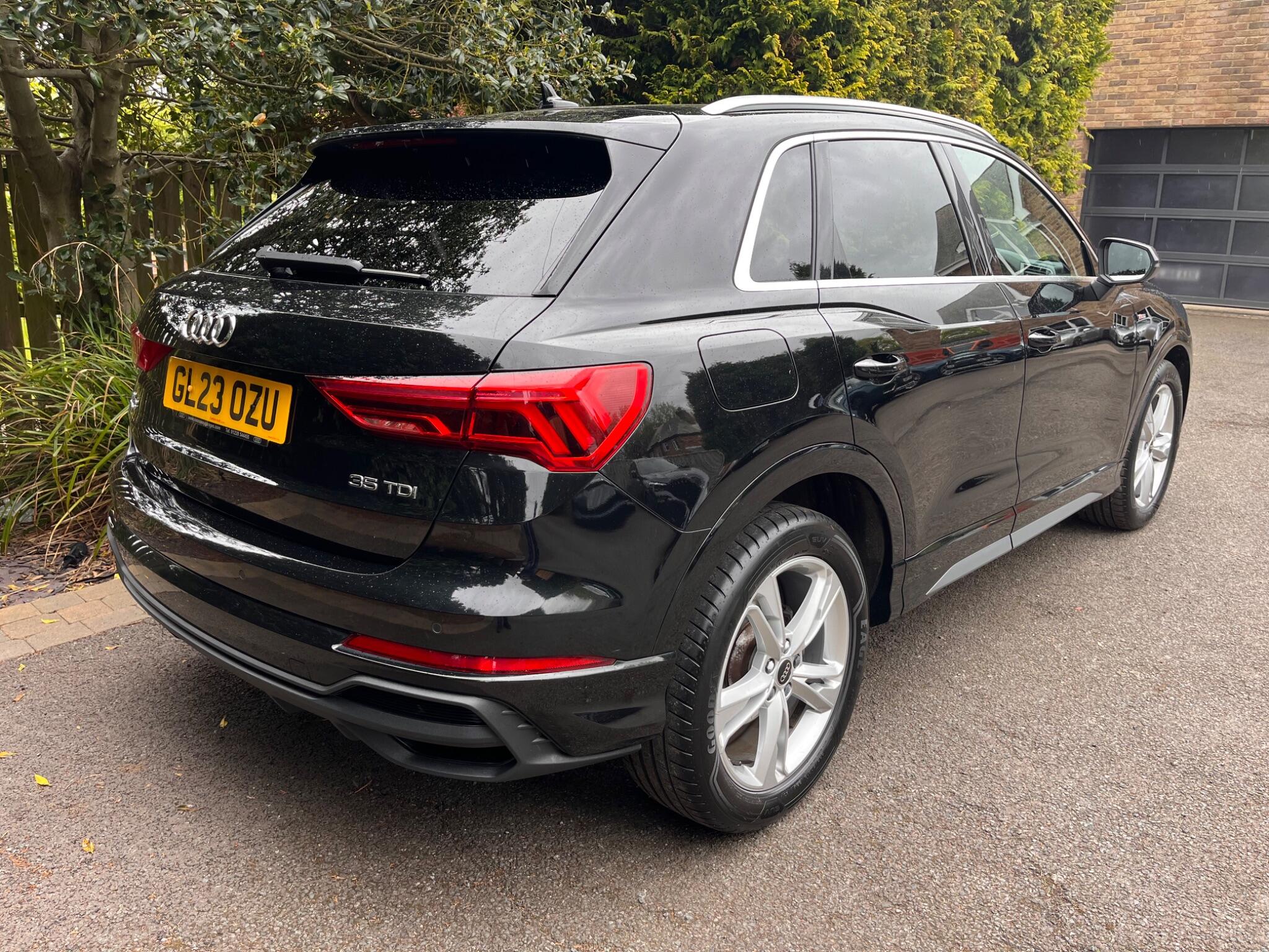 Audi Q3 view 17