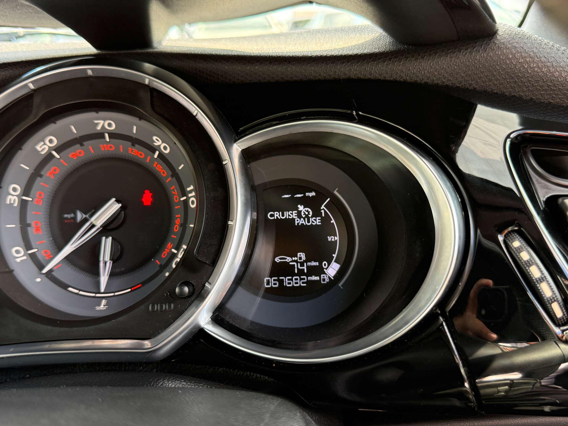 DS Automobiles DS 3 view 50